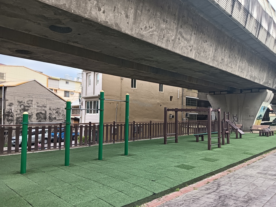 南方橋長廊