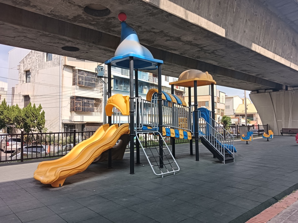 南方橋長廊