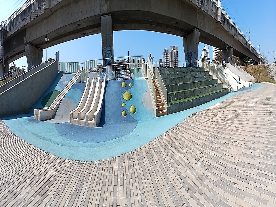 公12、13（龍燈）公園